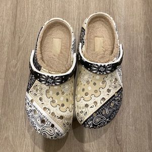 Bandana Print Crocs